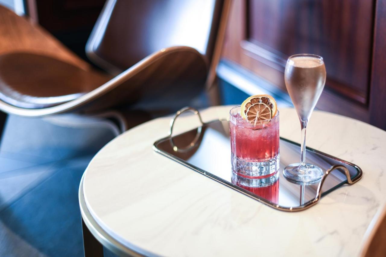 พาวเวอร์เฮาส์ โฮเต็ล แทมเวิร์ท บาย ริดจ์ Hotel แทมเวิร์ธ ภายนอก รูปภาพ A Pink Lady cocktail