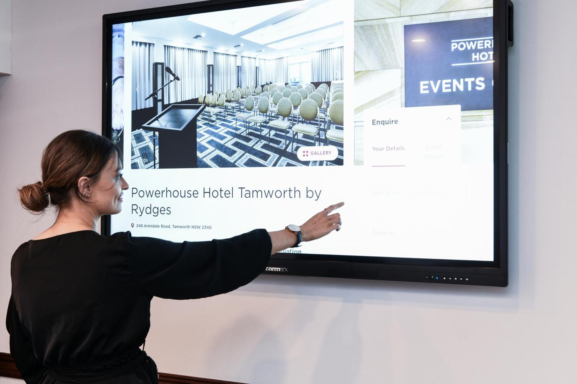 พาวเวอร์เฮาส์ โฮเต็ล แทมเวิร์ท บาย ริดจ์ Hotel แทมเวิร์ธ ภายนอก รูปภาพ A touchscreen display