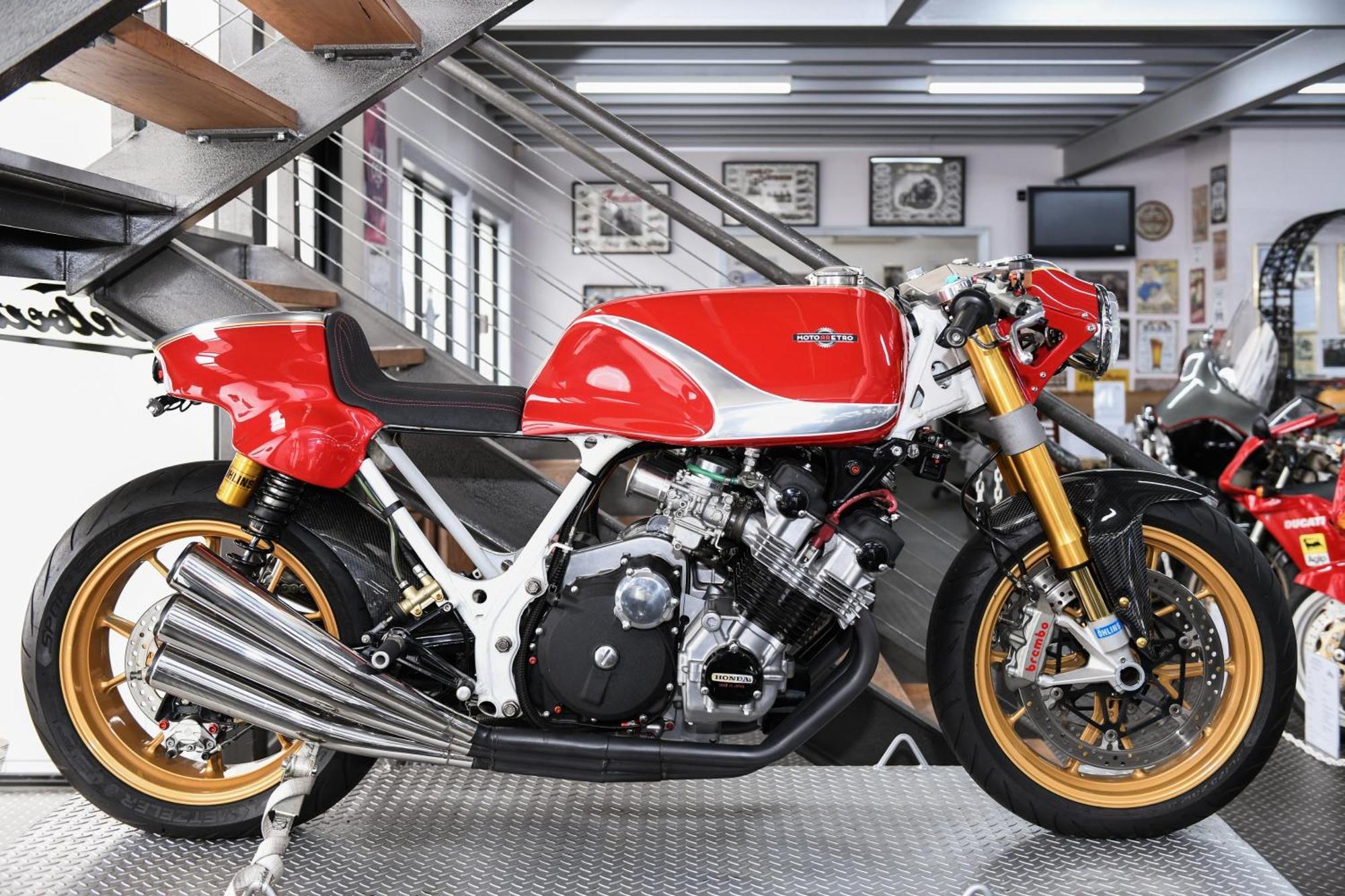 พาวเวอร์เฮาส์ โฮเต็ล แทมเวิร์ท บาย ริดจ์ Hotel แทมเวิร์ธ ภายนอก รูปภาพ Honda CBX400F